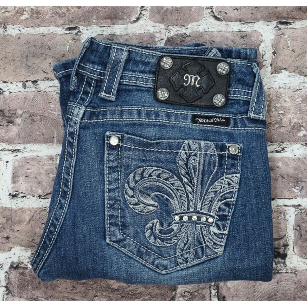 Miss Me Low Rise Denim Jeans Flare Women Tagged 28/34.5 Fits 26/31.5 Shrunk Gems
